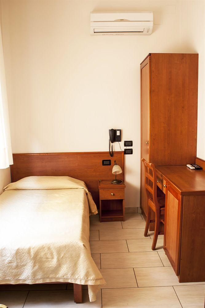 רג'יו די קאלאבריה B&B Centrale Affittacamere מראה חיצוני תמונה